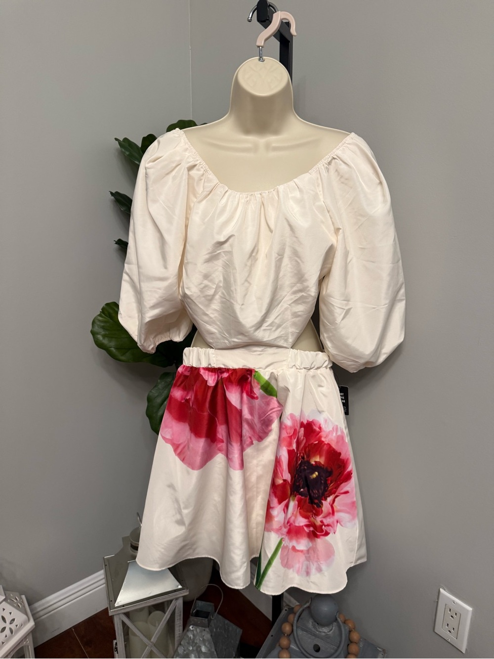 Express Cream Floral Off-Shoulder Backless Dress with Pink & Red Blooms
